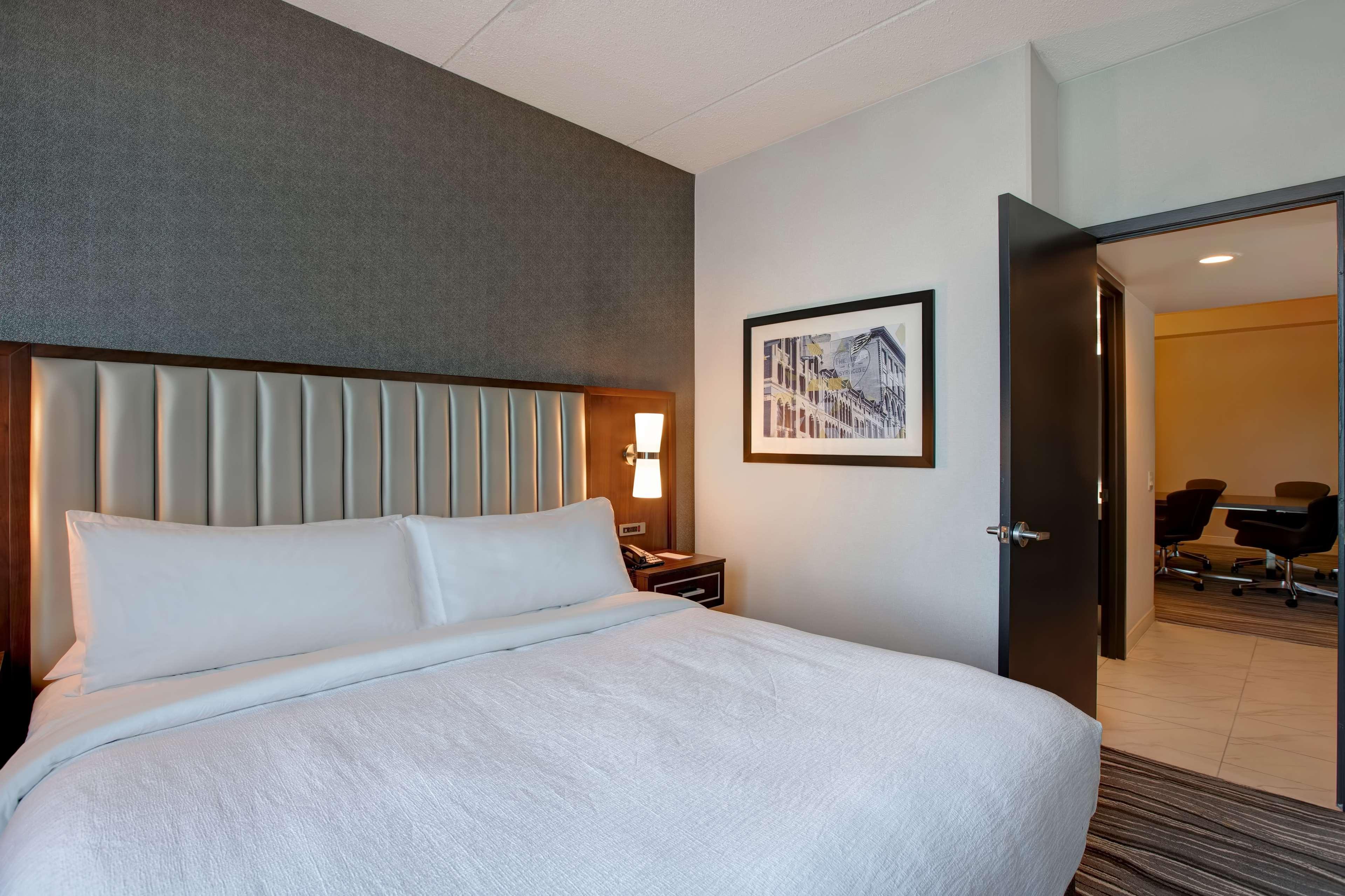 Embassy Suites Syracuse East Syracuse Esterno foto