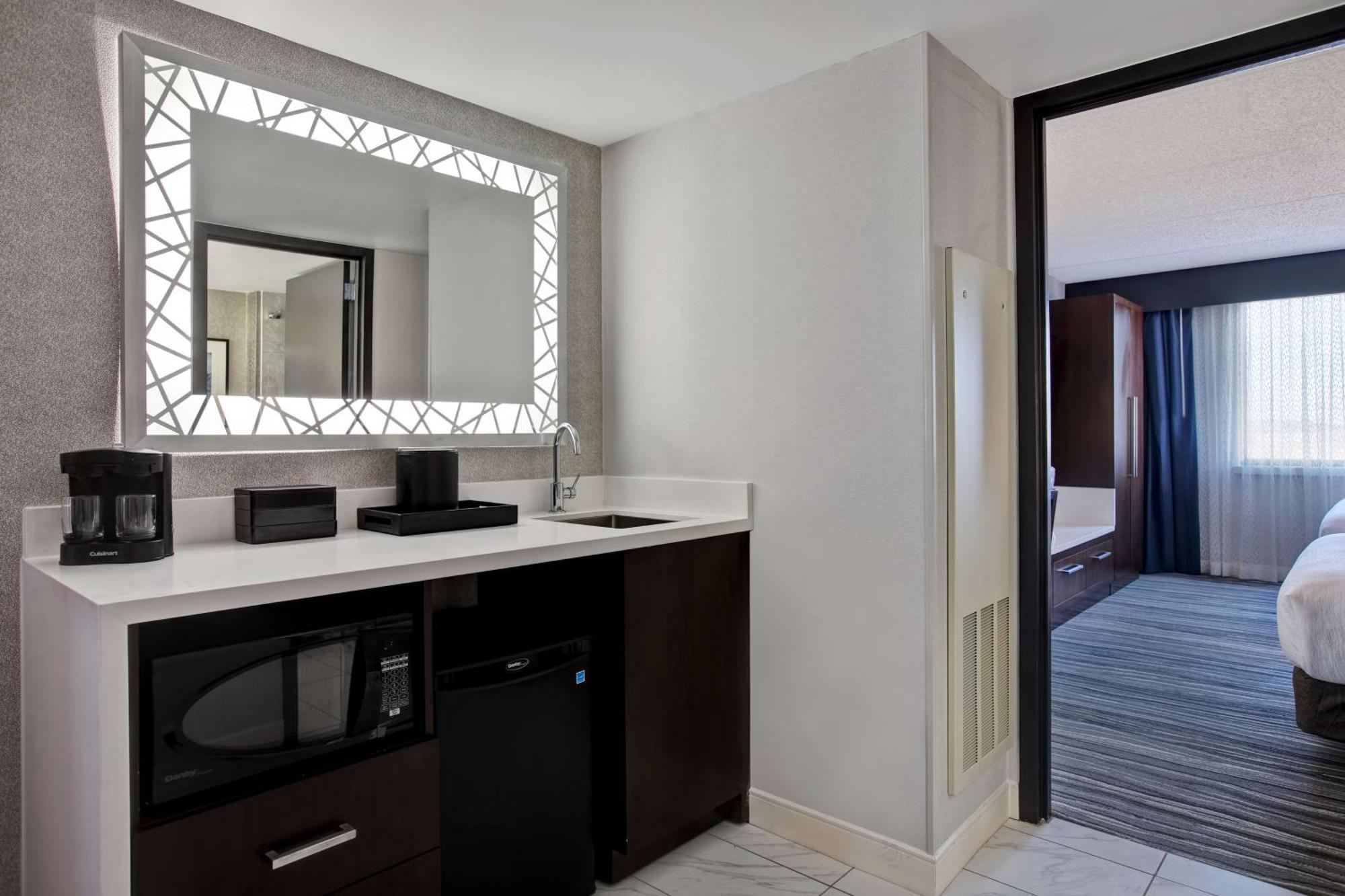 Embassy Suites Syracuse East Syracuse Esterno foto