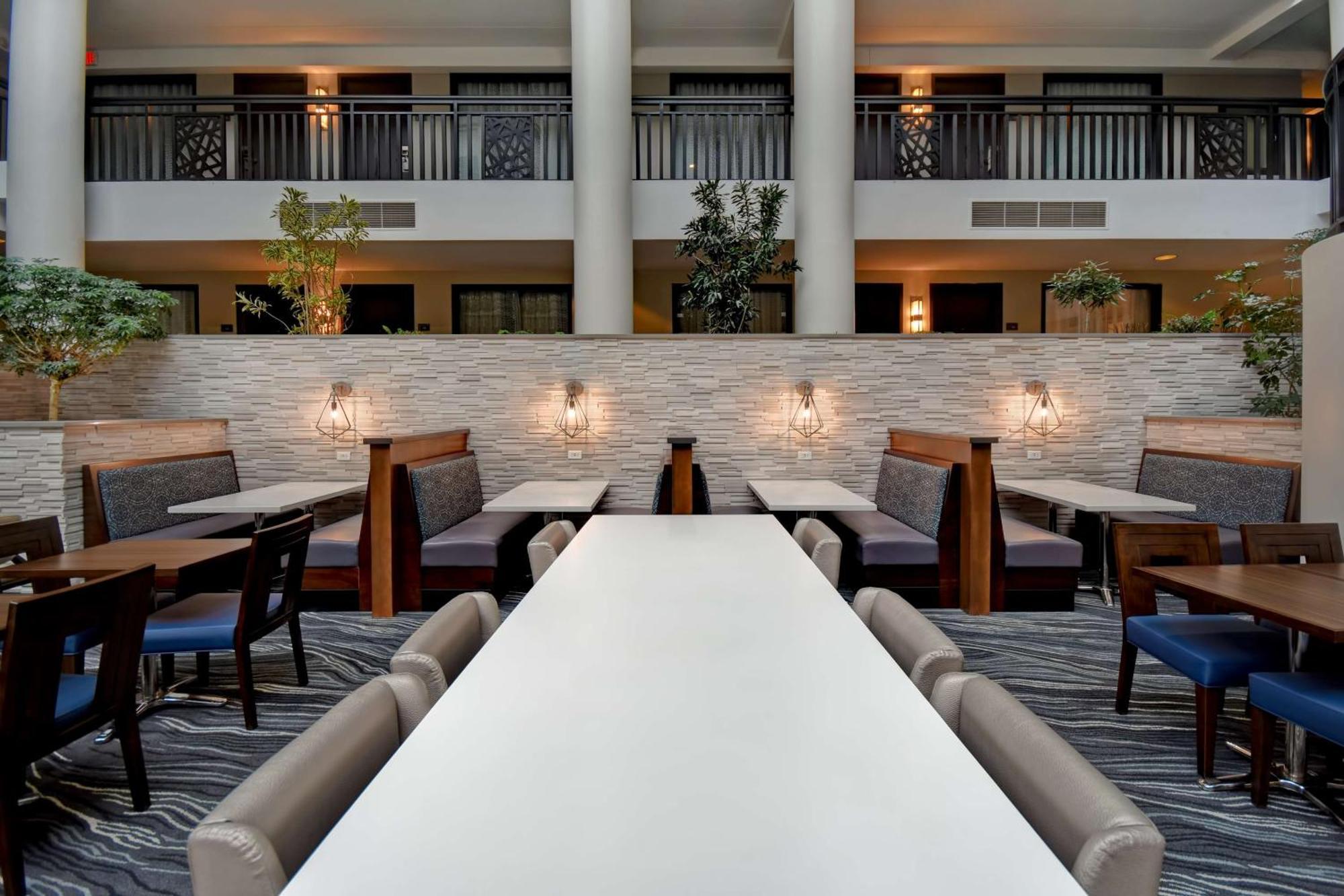 Embassy Suites Syracuse East Syracuse Esterno foto